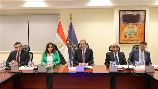 5 وزراء يتابعون الموقف الحالى لمنظومة الرقم القومى العقارى وإعداد اللائحة التنفيذية للقانون