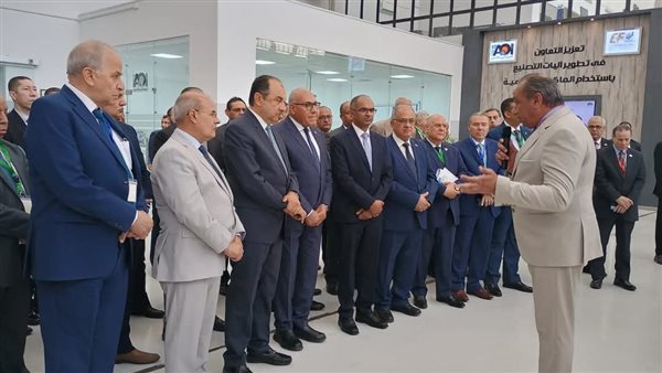 نائب وزير الإسكان يُشارك بورشة عمل بمصنع المحركات بعنوان