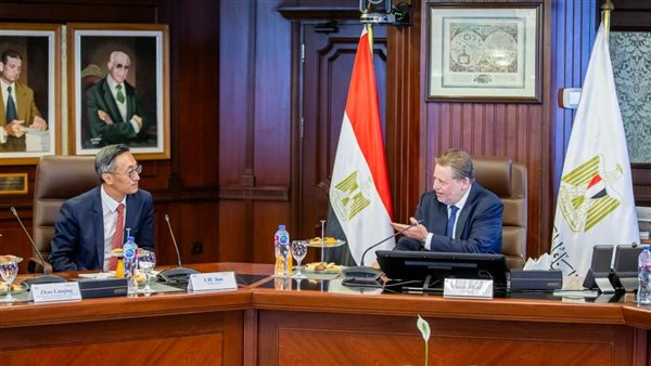 محافظ المركزي المصري يلتقي رئيس البنك الصناعي والتجاري الصيني لبحث التعاون المشترك
