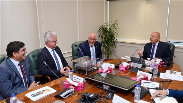 الوزير يبحث مع شركتي 