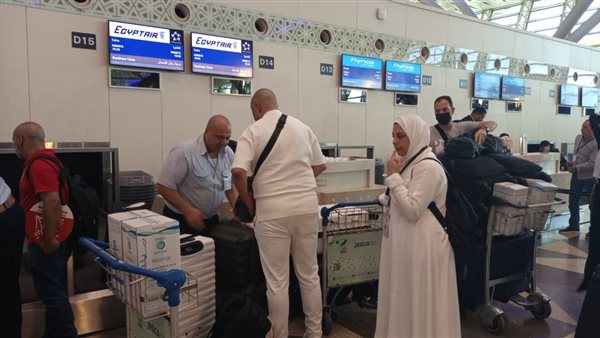 السياحة: استمرار انطلاق رحلات عودة حجاج السياحة المصريين من مطار جدة