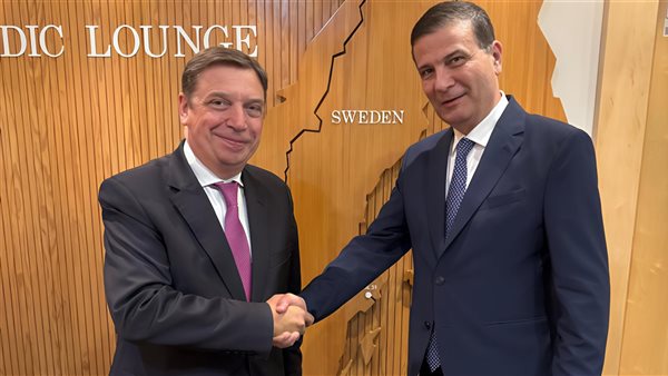 وزير الزراعة يبحث مع نظيره الأسباني تعزيز التعاون المشترك بين البلدين