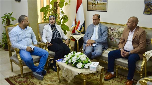 رئيسا جهاز السويس الجديدة والمناطق الحرة يناقشان تطوير المنطقة الحرة للاستثمار بعتاقة