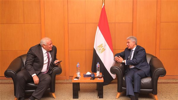 وزير السياحة ومحافظ الوادي الجديد يبحثان التعاون المشترك وتنشيط الحركة السياحية بالمحافظة