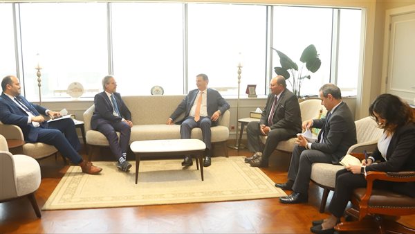 وزير الزراعة يستقبل المستشار الزراعي الهولندي لبحث سبل تعزيز التعاون المشترك