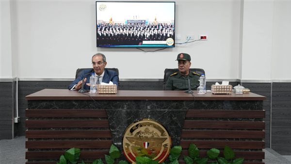 وزير الاتصالات يلتقى بالمتقدمين للإلتحاق بمبادرة 