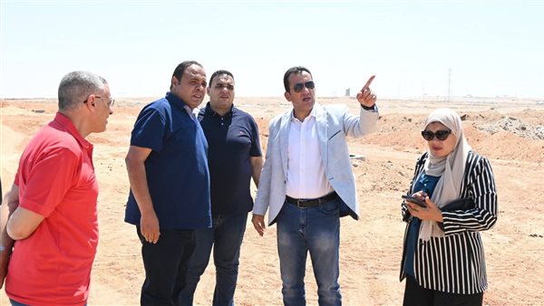 وزير الإسكان يتابع مشروعات المرافق والطرق ومشروع 