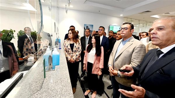 وزراء الإسكان والتخطيط والتنمية المحلية ومحافظ مطروح يفتتحون المركز التكنولوجي لخدمة المواطنين 