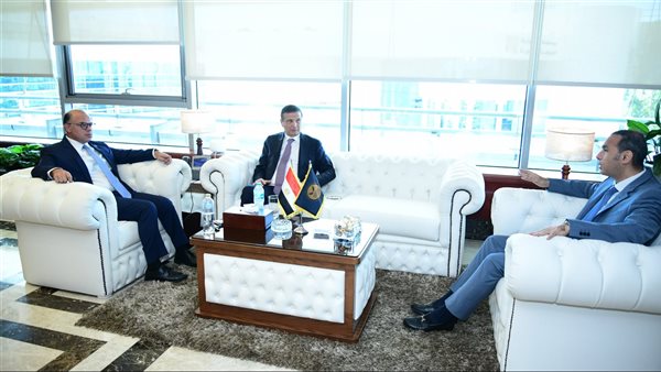 وزير الزراعة ورئيس هيئة الرقابة المالية يعقدان اجتماعًا لتسريع عمل صندوق التكافل الزراعي