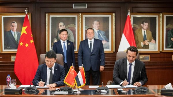 محافظ البنك المركزي يستقبل نظيره الصيني ويشهدان توقيع 3 مذكرات للتعاون المشترك