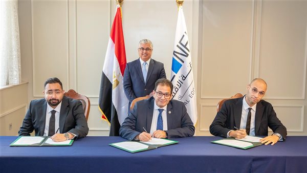 وليد جمال الدين يشهد توقيع عقد توسعات مشروع شركة النيل لإعادة تدوير البلاستيك