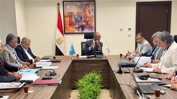 نائب وزير الاسكان يتابع موقف عددٍ من مشروعات مياه الشرب والصرف الصحى 