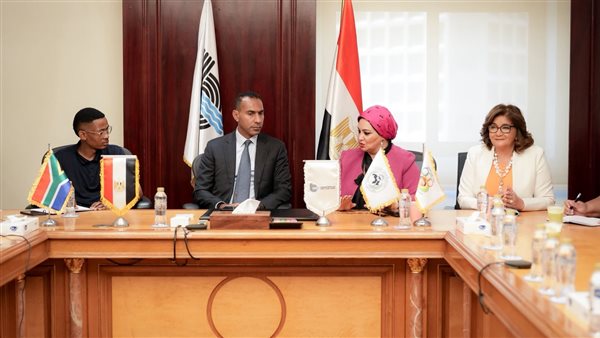 لتعزيز التعاون النقابي والمصرفي.. قناة السويس يستقبل وفد اتحاد نقابات جنوب إفريقيا 