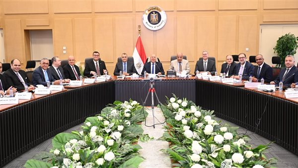  الوزير: إقامة 3 مصانع في مجالات ألواح وأرضيات PVC والملابس الجاهزة والمنسوجات