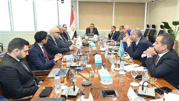 وزير الإسكان يتابع أخر المستجدات بشأن تدشين منصتين لتنظيم السوق العقارية وتصدير العقار المصري