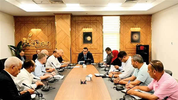 وزير الإسكان يعقد اجتماعًا لمتابعة سير العمل والموقف التنفيذي لمشروع 