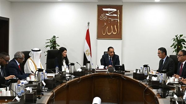 رئيس الوزراء يجتمع مع الرئيس التنفيذي للمؤسسة الدولية الإسلامية لتمويل التجارة