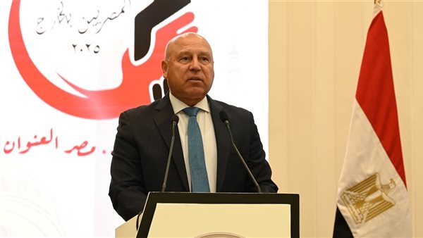 كامل الوزير يستعرض جهود الدولة في مجالي النقل والصناعة