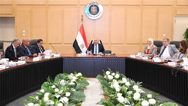 كامل الوزير: يبحث مع مصنّعي الحديد وشركات السيارات آليات توطين صناعة صاج السيارات