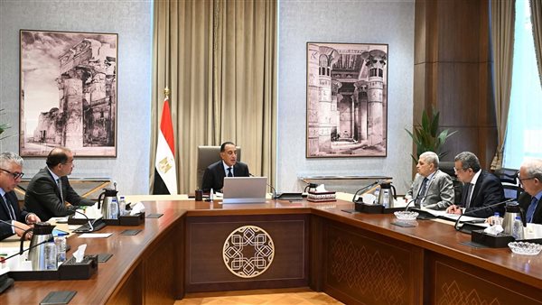 رئيس الوزراء يتابع جهود إعادة هيكلة الهيئات الاقتصادية
