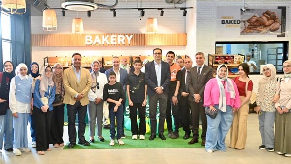 للعام العاشر على التوالي.. أوائل الثانوية العامة يحتفلون بتفوقهم داخل سبينيس التجمع