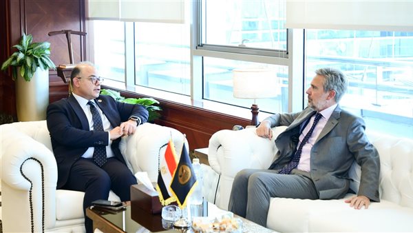 رئيس هيئة الرقابة المالية يلتقي السفير الإيطالي ويستعرض جهود تطوير القطاع المالي غير المصرفي