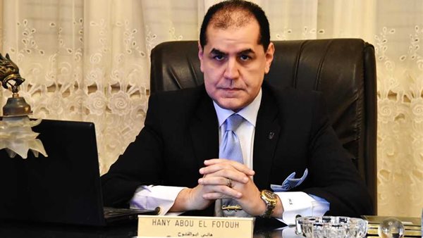 خبير مصرفي يتوقع اتجاه المركزي لخفض أسعار الفائدة من 1% إلى 2%