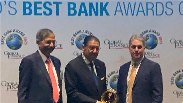 جلوبال فاينانس تمنح هشام عز العرب جائزة الإنجاز مدى الحياة