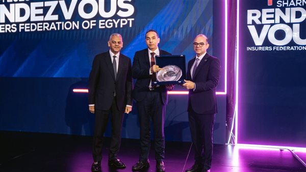 تكريم رئيس البورصة المصرية في الملتقى السنوي السابع للتأمين وإعادة التأمين