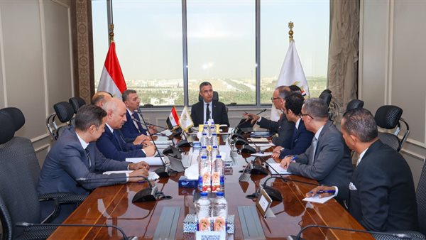   وزير التموين يجتمع مع رئيس الشركة العامة لتجارة الجملة لمتابعة استعدادات شهر رمضان  