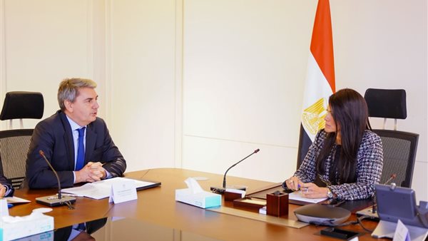 وزيرة التخطيط تبحث مع وفد بنك الاستثمار الأوروبي زيادة التمويل المختلط والاستثمارات في الشركات الناشئة 