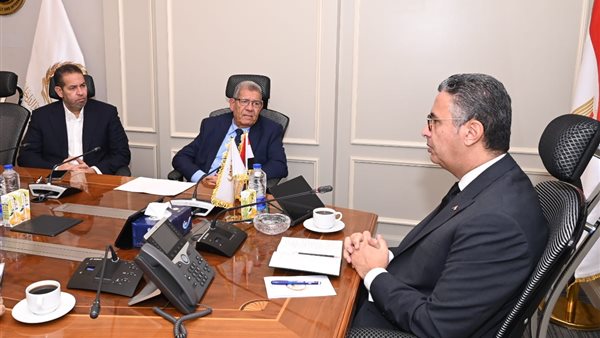 وزير التموين يبحث مع رئيس شركة علام جروب تعزيز الشراكة في إنتاج لب الورق من مخلفات قصب السكر.