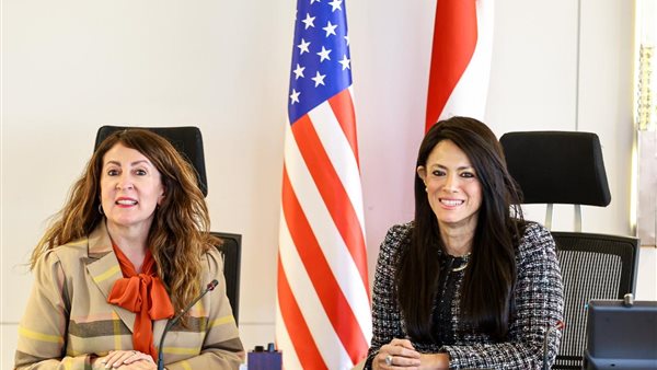 وزيرة التخطيط وسفيرة امريكا يناقشان تطوير العلاقات الاقتصادية 