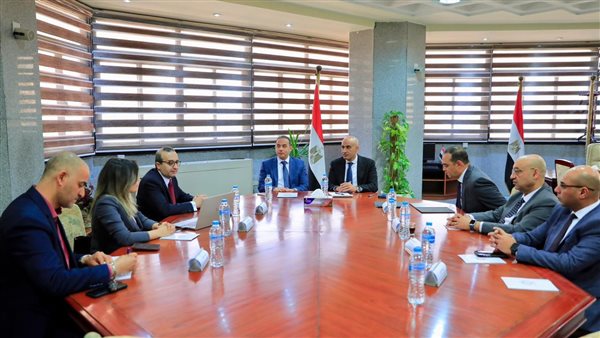 وزير التربية والتعليم يبحث مع رئيس هيئة الرقابة المالية آليات إدراج 