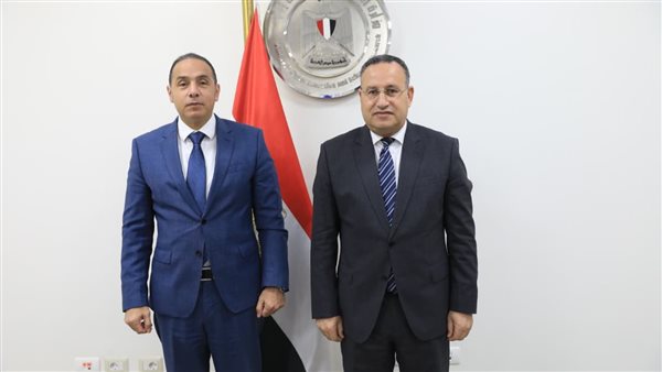 وزير التعليم العالي يبحث مع رئيس الرقابة المالية آليات نشر الثقافة المالية لطلاب الجامعات وفرص الاستفادة من الأنشطة غير المصرفية