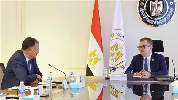 وزير التخطيط والتنمية الاقتصادية يبحث مع مدير المكتب الإقليمي للبنك الإسلامي للتنمية بالقاهرة سبل التعاون المستقبلي
