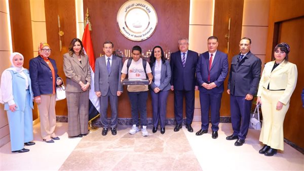 وزارة التضامن الاجتماعي وبنك التعمير والإسكان يشهدان توزيع عدد من الأجهزة التعويضية لطلاب الجامعات من ذوي الإعاقة 